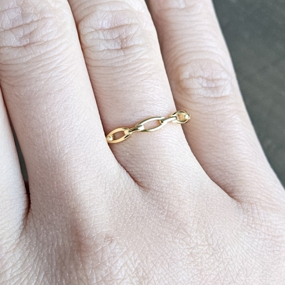 Dainty 18K gold plated silver ring - Picture 2 of 6